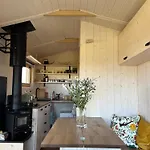 Tiny U Koniku Lodge